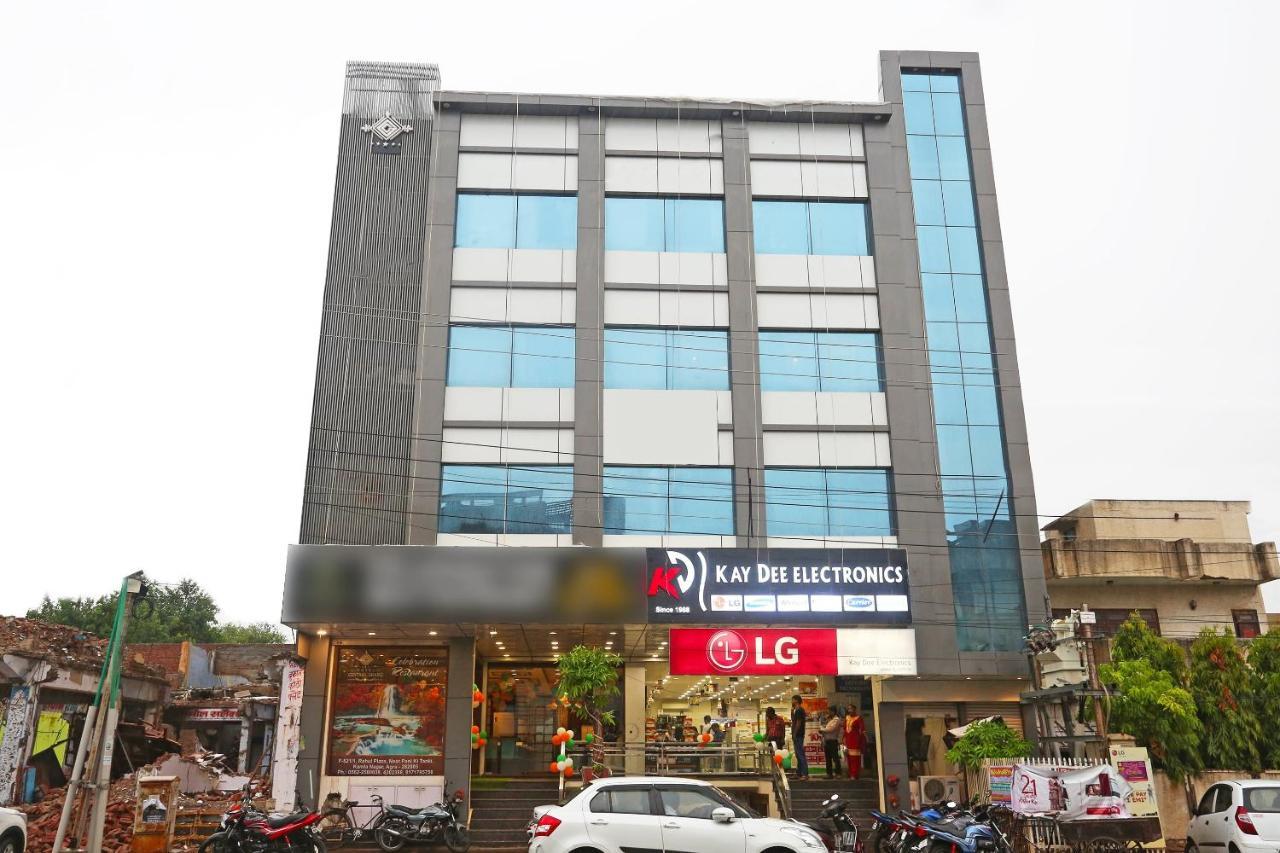 Oyo 18422 Central Grand Belanganj Εξωτερικό φωτογραφία